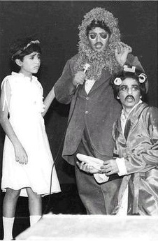 Rare picture of Shah Rukh Khan during a stage show.