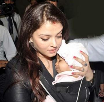 Aishwarya Rai with her darling daughter Aaradhya Bachchan.