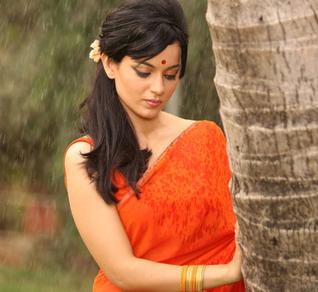 Kangana Ranaut retro look