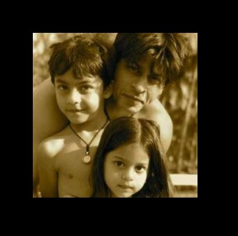 Aryan Khan with SRK and Suhana