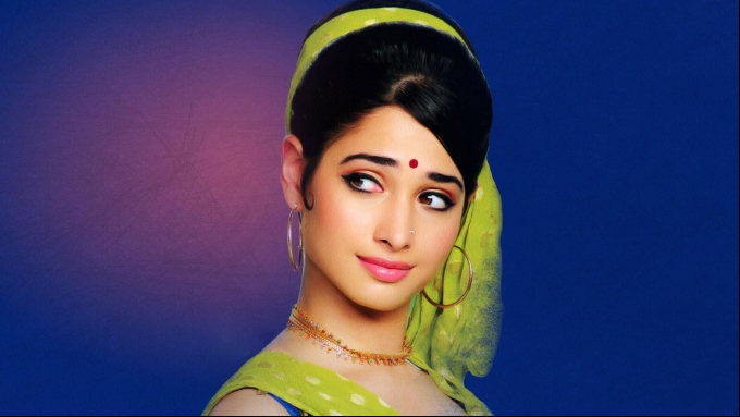 Tamannaah Bhatia retro look