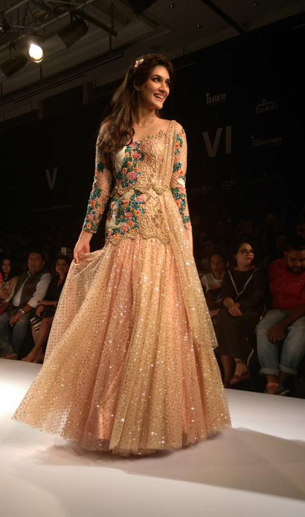 Kriti Sanon at Lakme Fashion Week 2015