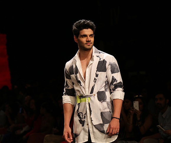 Sooraj Pancholi at Lakme Fashion Week 2015