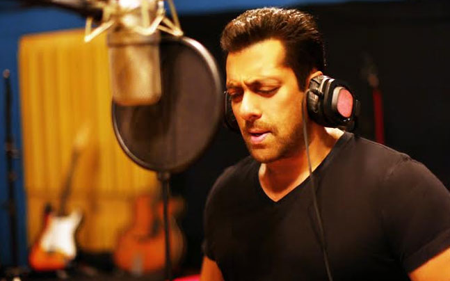Salman Khan singing