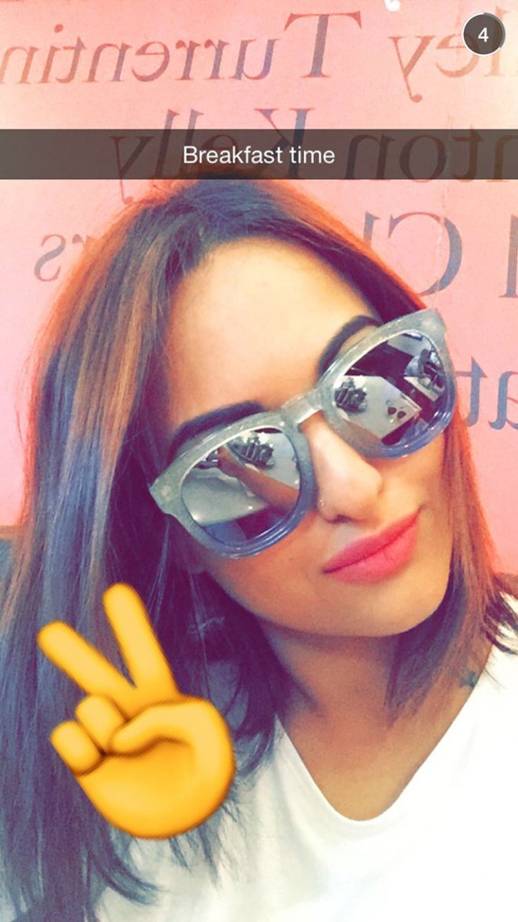 Sonakshi Sinha chills in USA for Fusion Tour