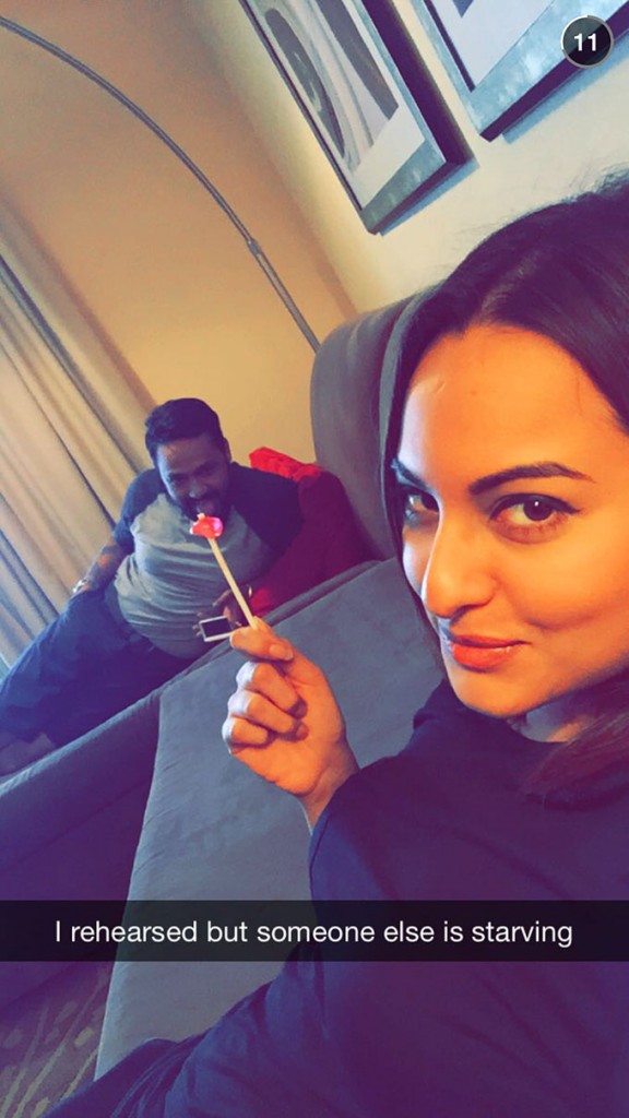Sonakshi Sinha chills in USA for Fusion Tour