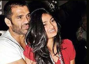Athiya Shetty and Suniel Shetty