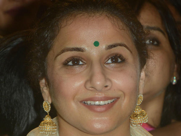 Vidya Balan seeking blessing on the occasion of 'Ganesh Chaturthi'
