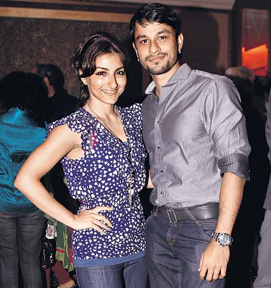 Adorable picture of Kunal Khemu and Soha Ali Khan