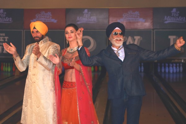 Akshay Kumar with Amy Jackson