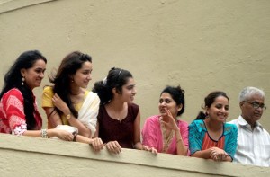 Fan's spot Shraddha Kapoor amidst Ganpati Visarjan's hustle bustle