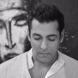 Salman Khan and Sonam Kapoor on the sets of 'Prem Ratan