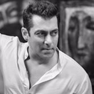 Salman Khan and Sonam Kapoor on the sets of 'Prem Ratan