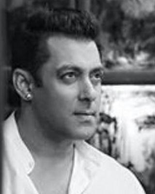 Salman Khan and Sonam Kapoor on the sets of 'Prem Ratan