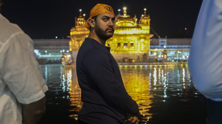 Aamir Khan visits Golden Temple