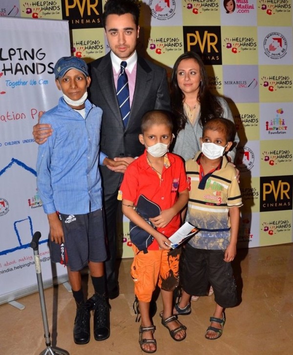 Imran Khan - Avantika Malik Khan with kids