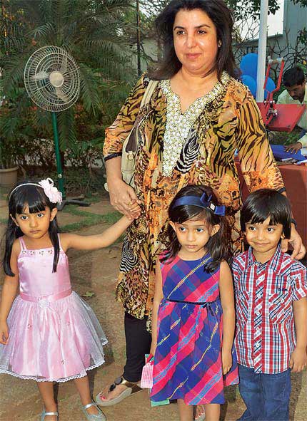 Farah Khan with her kids