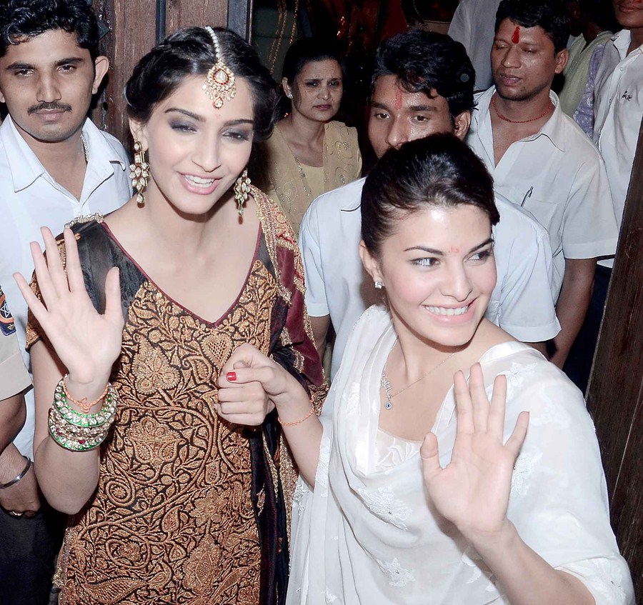 These pictures of Jacqueline Fernandez and Sonam Kapoor depict a true friendship bond