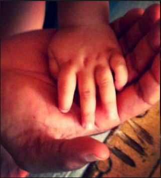 Akshay Kumar posted this first picture of Nitara.