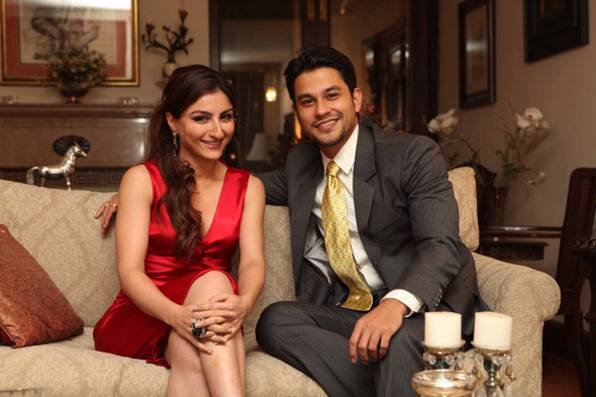 Classy Picture of Kunal Khemu and Soha Ali Khan
