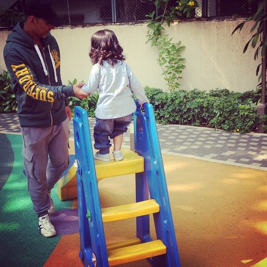 Akshay Kumar with Nitara.