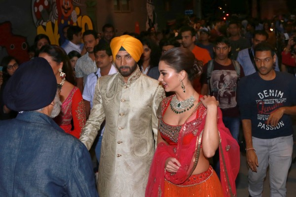 Akshay Kumar - Lara Dutta and Amy Jackson