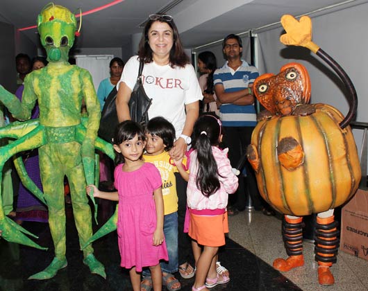 Farah Khan with her kids