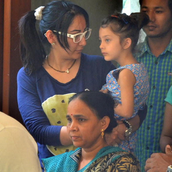 Manyata Dutt with kids.