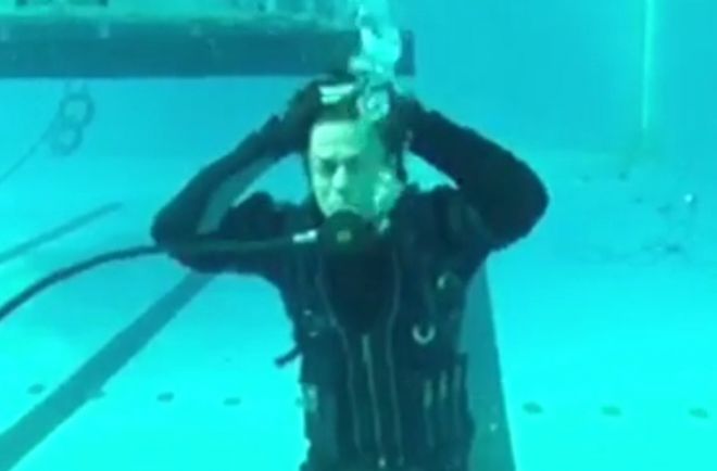 Shah Rukh Khan undergoing underwater breathing training