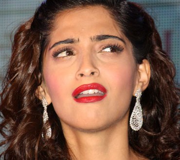 9 Dumbest Statements By Sonam Kapoor That Will Give You A Good Laugh Bollywood Bubble Official facebook page of sonam kapoor. 9 dumbest statements by sonam kapoor