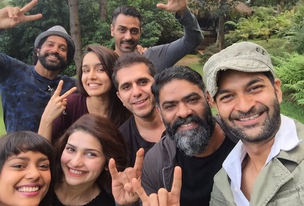 Shraddha Kapoor with Rock On 2 team