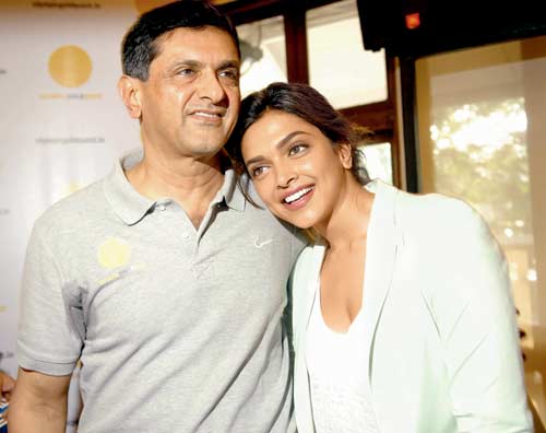 Deepika Padukone's adorable picture with her dad Prakash Padukone.