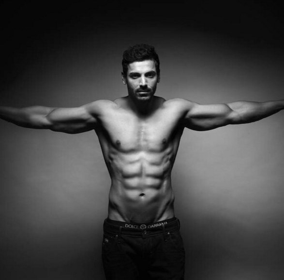 Shirtless picture of John Abraham