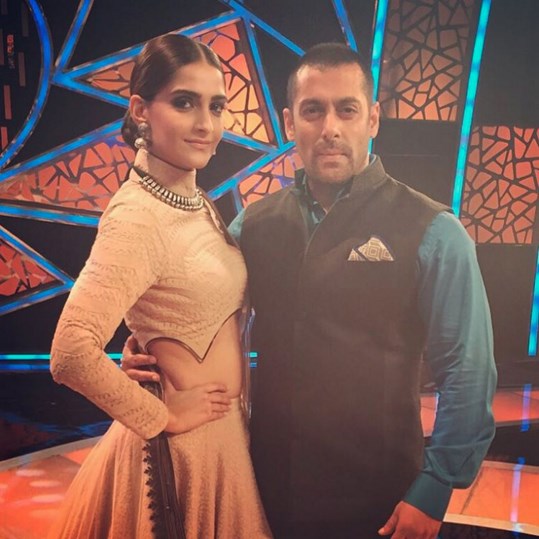 Salman Khan and Sonam Kapoor look stunning together.