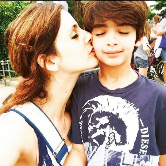 Adorable picture of Sussanne Khan with sons Hrehaan and Hridaan.