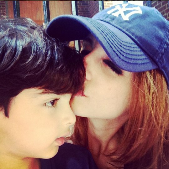 Adorable picture of Sussanne Khan with sons Hrehaan and Hridaan.