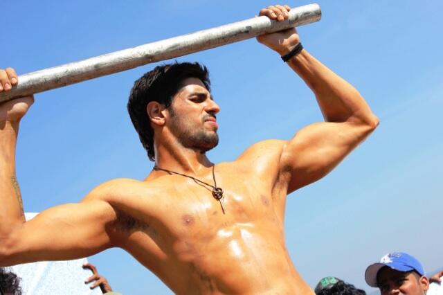 Siddharth Malhotra Shirtless image