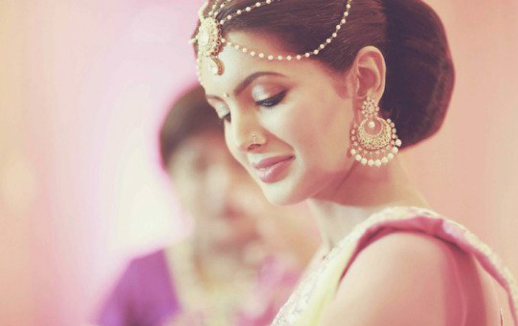 Geeta Basra in her Mehendi ceremony