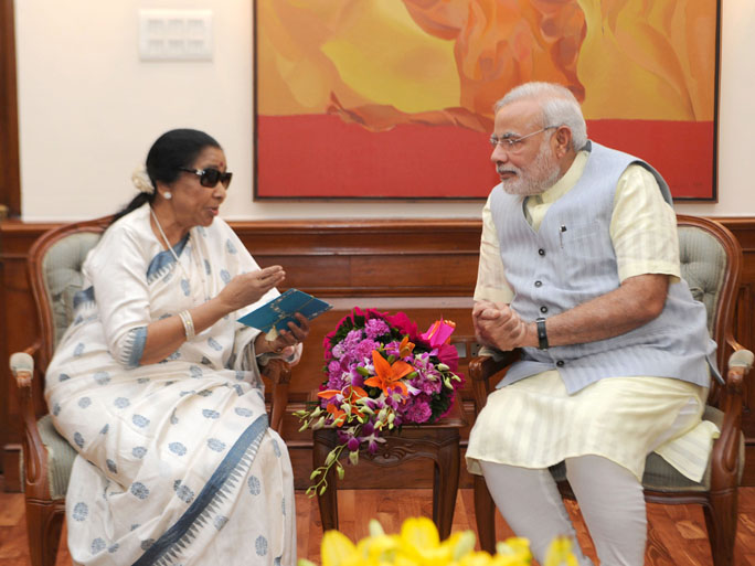 Asha Bhosle Narendra Modi