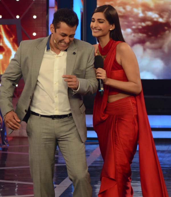 Salman Khan and Sonam Kapoor look stunning together.