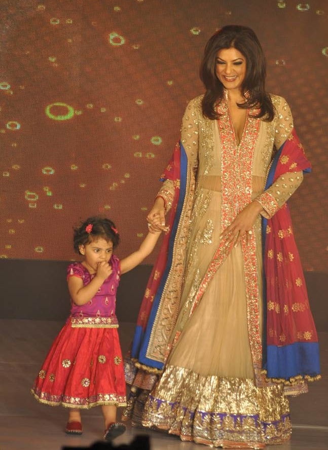 Bollywood actor Sushmita Sen with her daughters