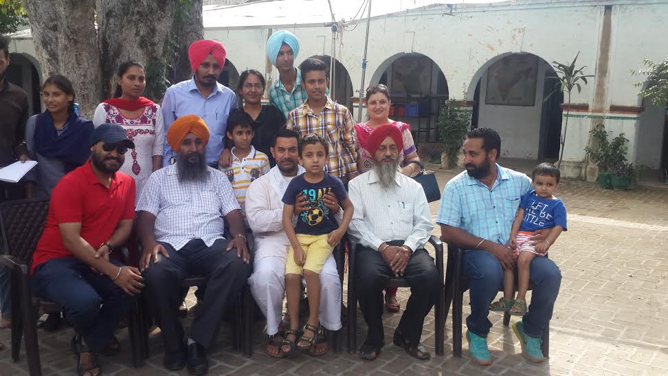 Aamir Khan shoots in the oldest school of Punjab for Dangal