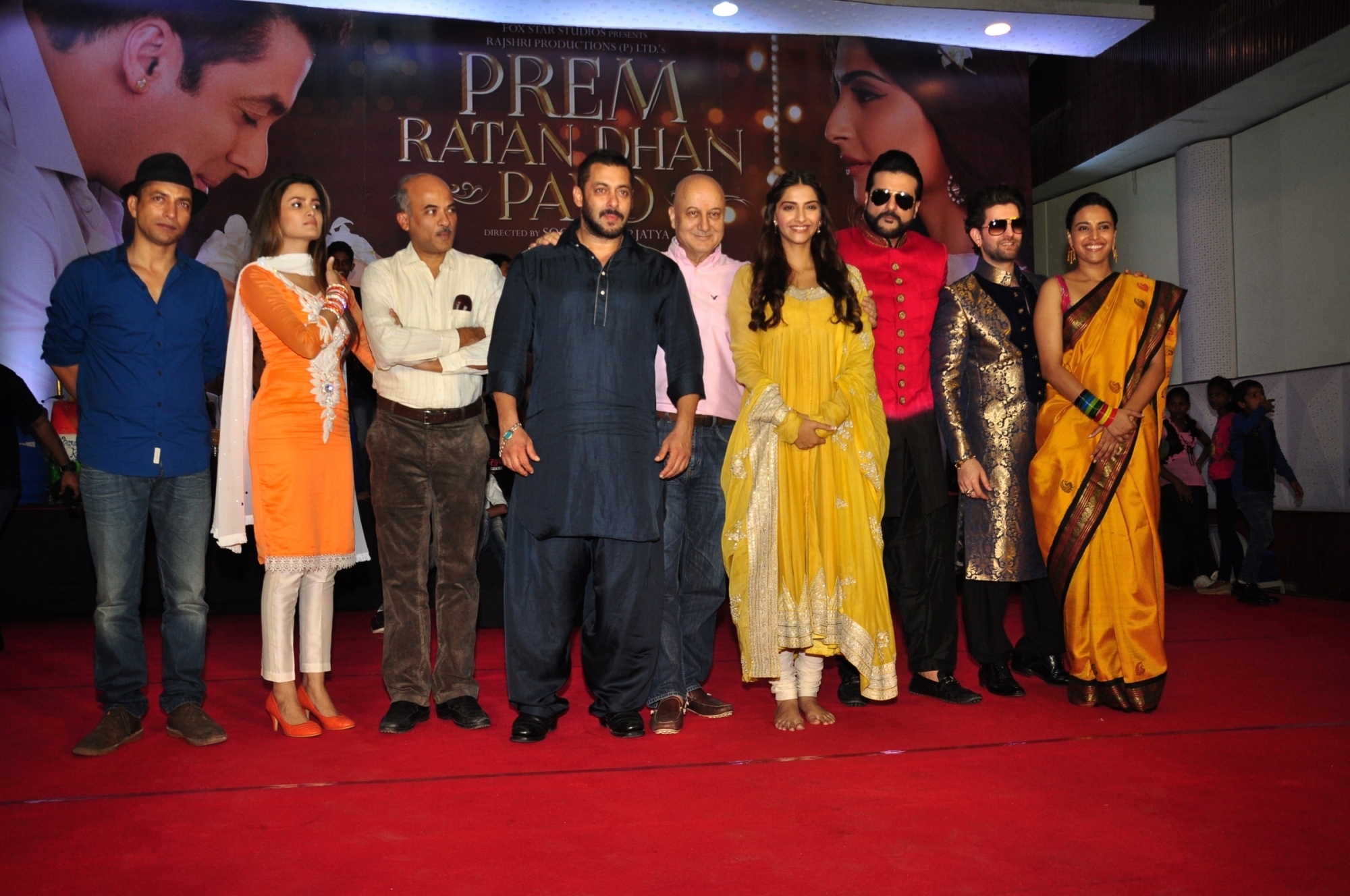 Salman Khan, Anupam Kher, Sonam Kapoor, Arman Kohli, Nitin Mukesh and Swara Bhaskar