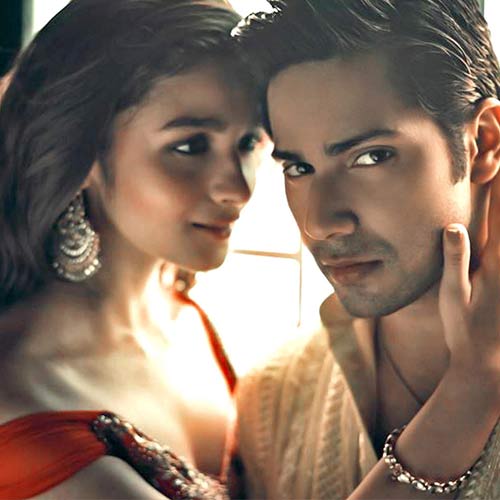 This picture shows the incredible chemistry shared by Alia Bhatt and Varun Dhawan.