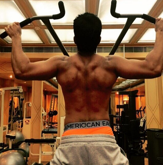Varun Dhawan Shirtless picture