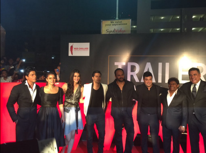 ‘Dilwale’ cast poses for the pictures at the Worldwide Trailer Premiere!