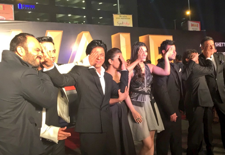 ‘Dilwale’ cast poses for the pictures at the Worldwide Trailer Premiere!