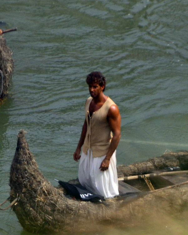 Bollywood actor Hrithik Roshan shooting for Mohenjo Daro