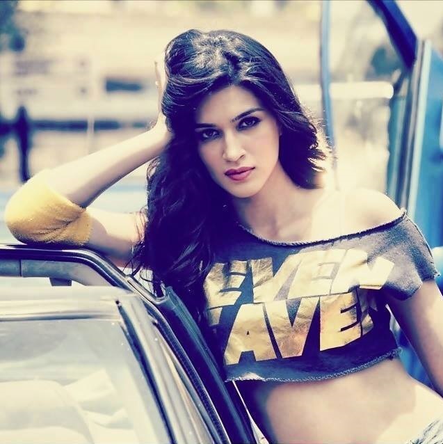 Kriti Sanon crop top