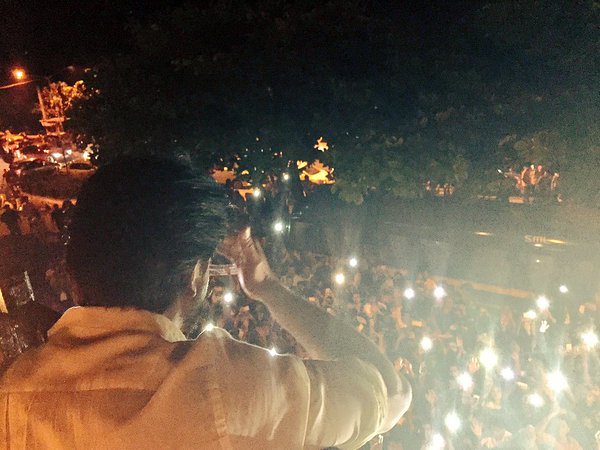 LIVE - Shah Rukh Khan waves to his Fans on his Birthday
